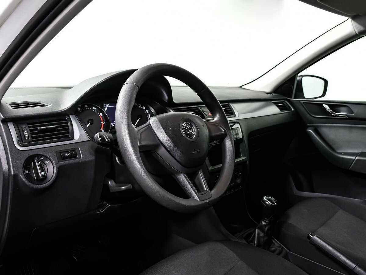 Skoda Rapid с пробегом — 2017 год. Фото: #9