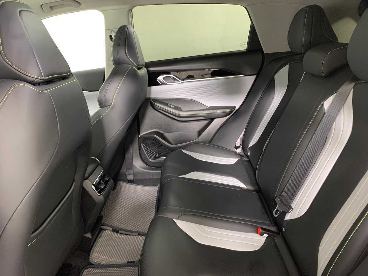 Geely Coolray с пробегом — 2023 год. Фото: #19