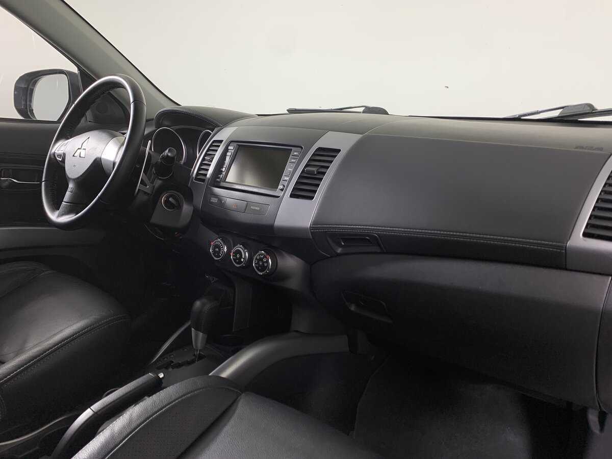 Mitsubishi Outlander с пробегом — 2012 год. Фото: #13