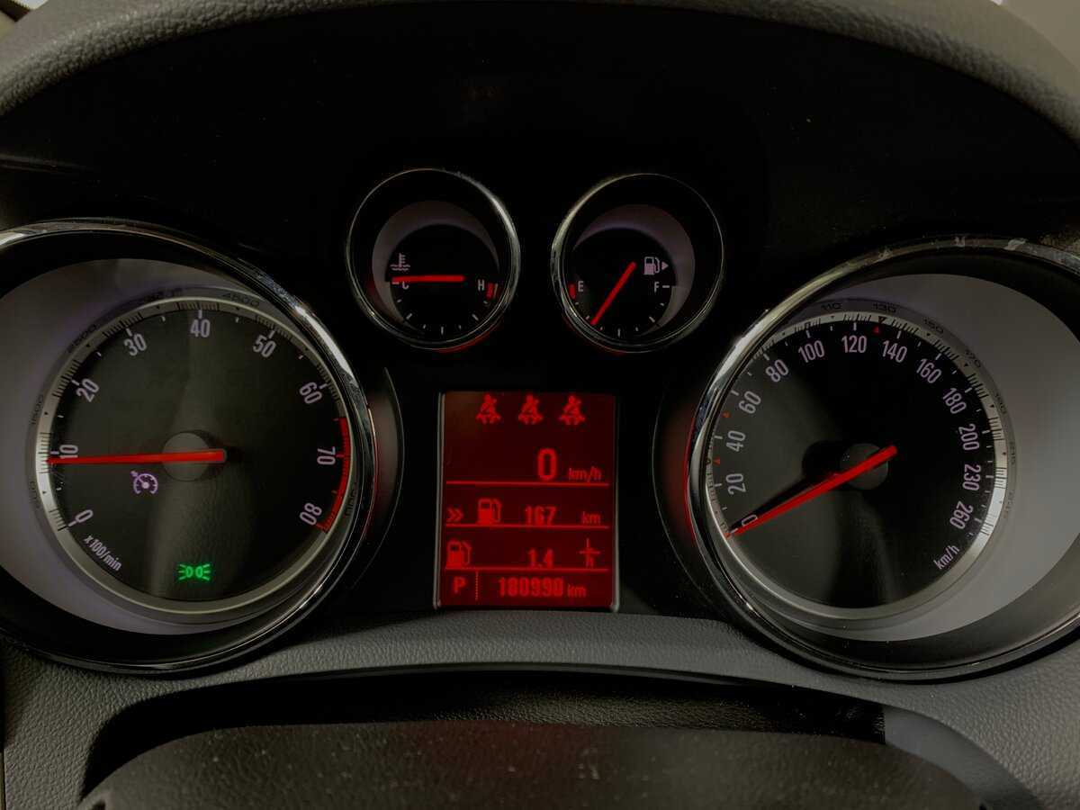 Opel Mokka с пробегом — 2013 год. Фото: #14