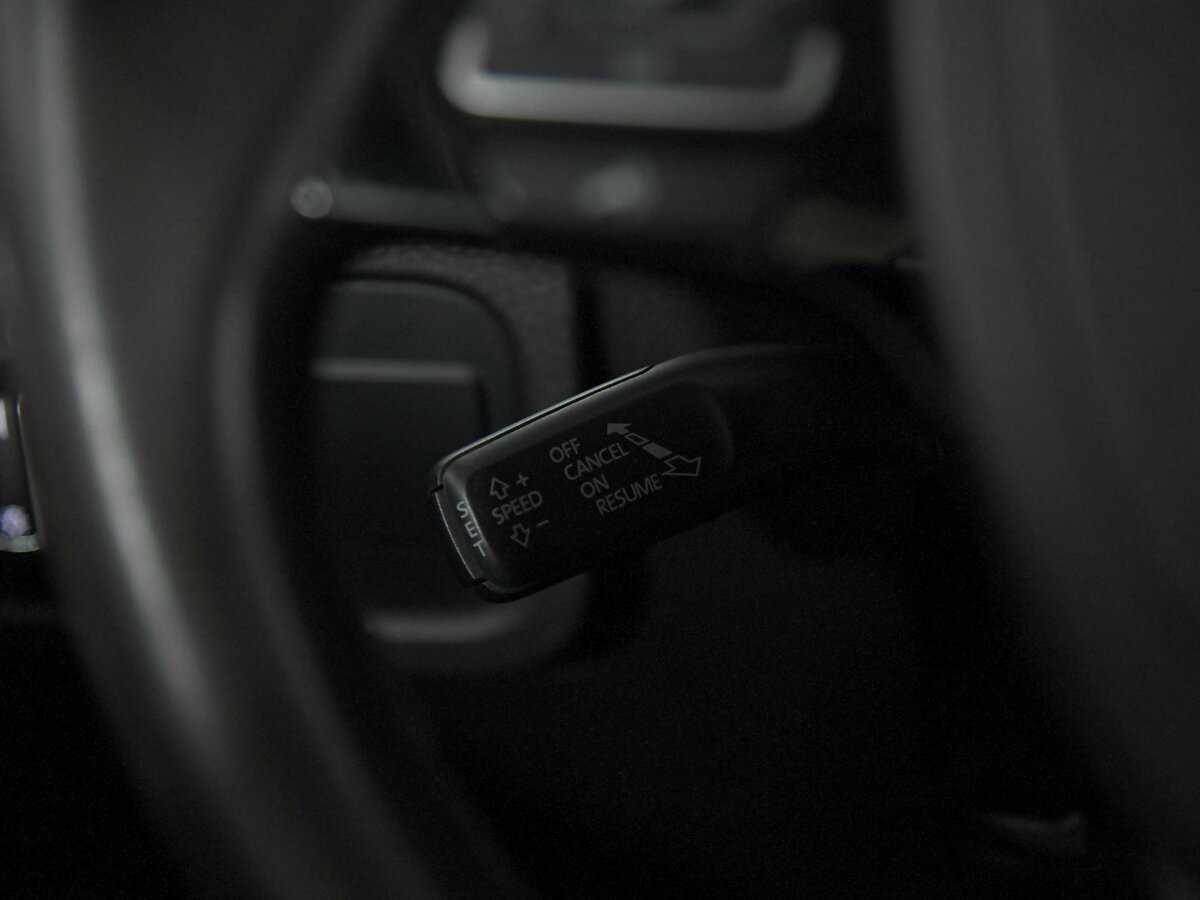 Volkswagen Touareg с пробегом — 2016 год. Фото: #7