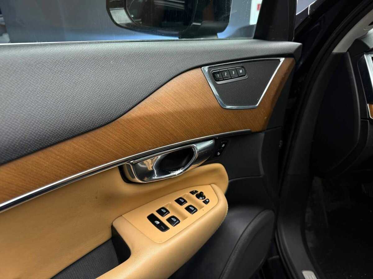 Volvo XC90 с пробегом — 2015 год. Фото: #11