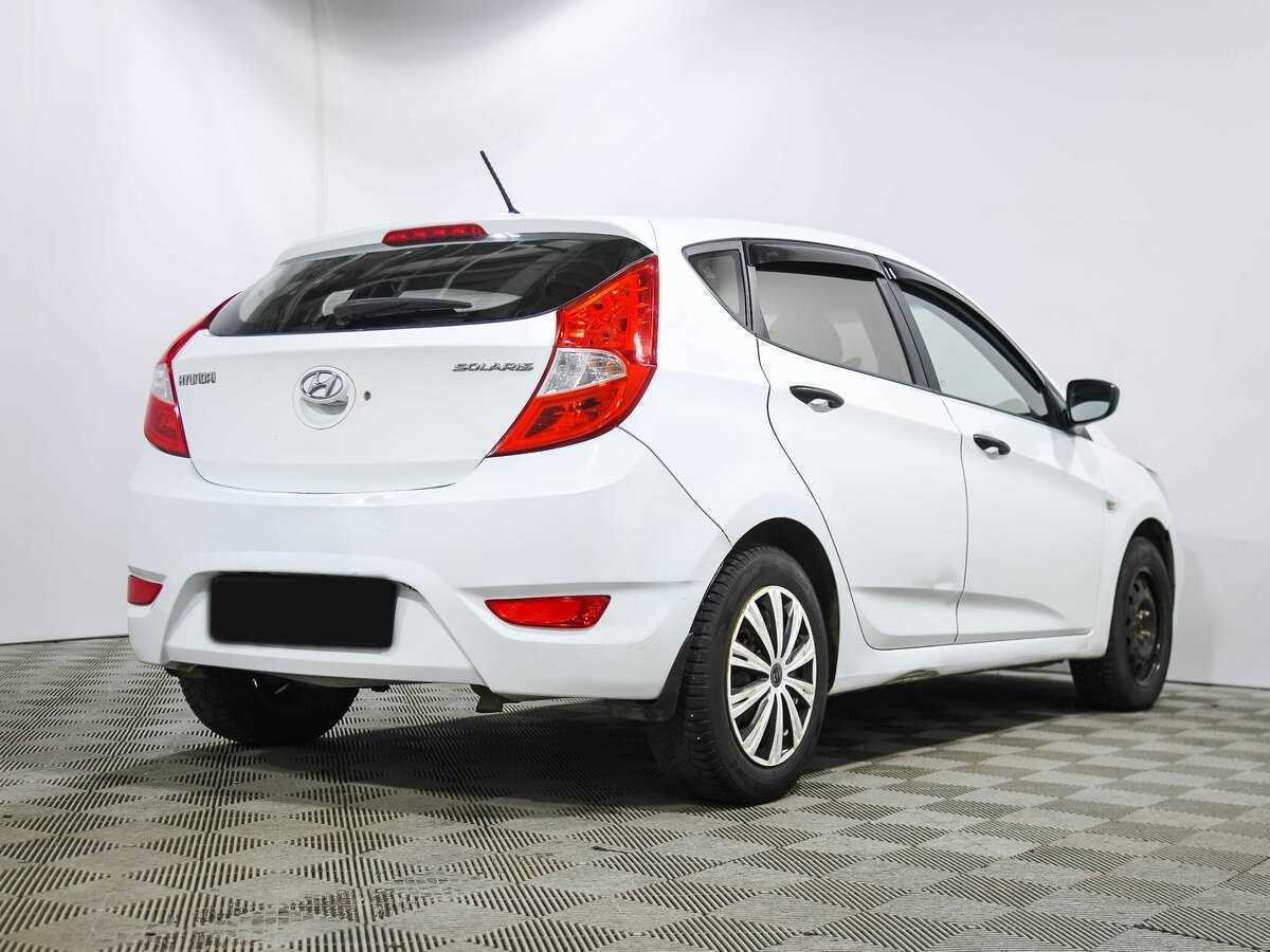 Hyundai Solaris с пробегом — 2013 год. Фото: #3