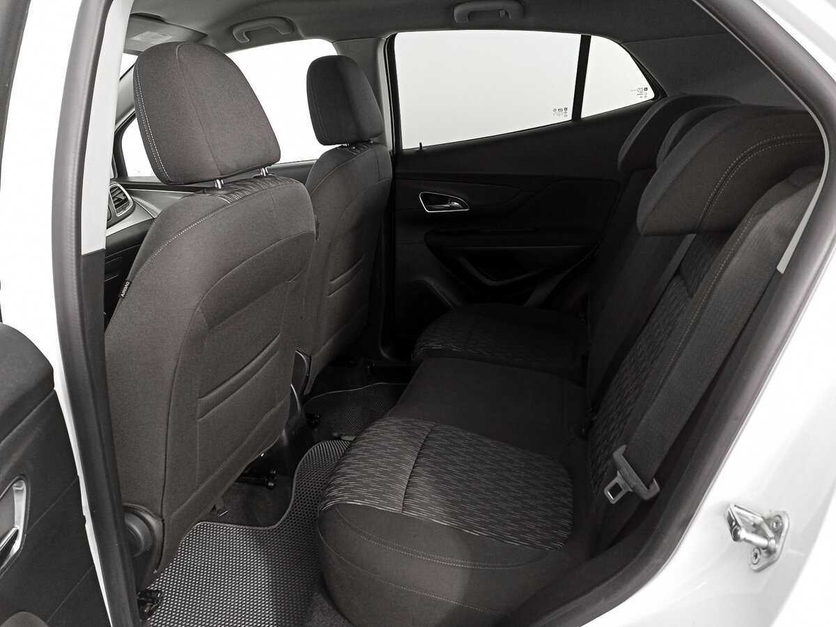 Opel Mokka с пробегом — 2012 год. Фото: #11