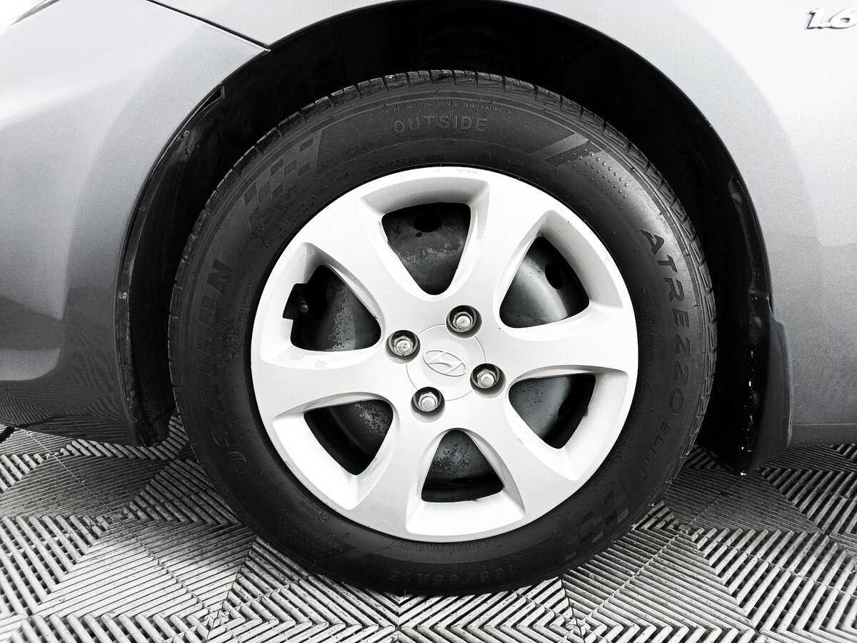 Hyundai Solaris с пробегом — 2014 год. Фото: #14