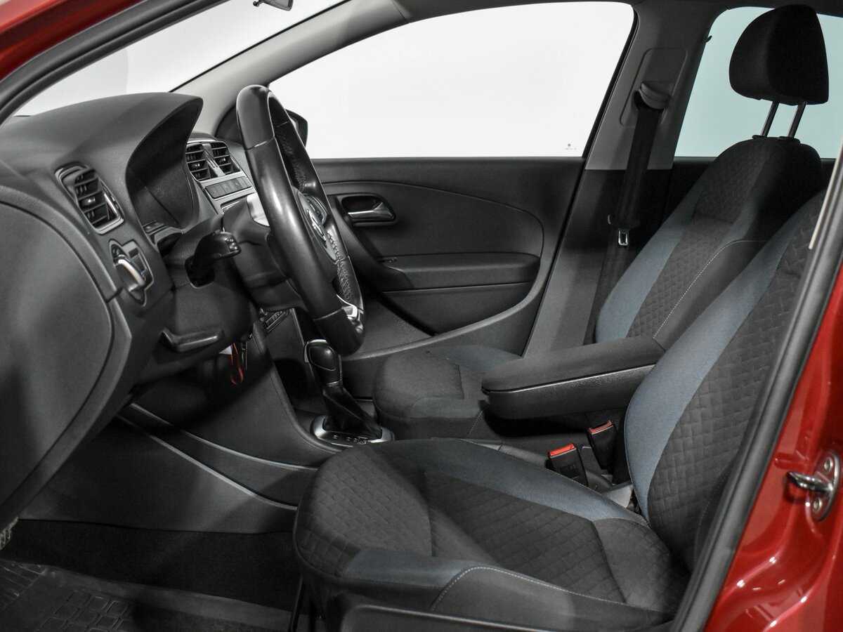 Volkswagen Polo с пробегом — 2019 год. Фото: #8