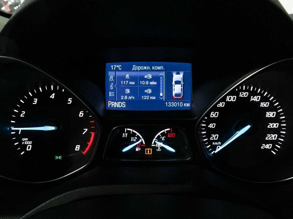 Ford Kuga с пробегом — 2015 год. Фото: #11