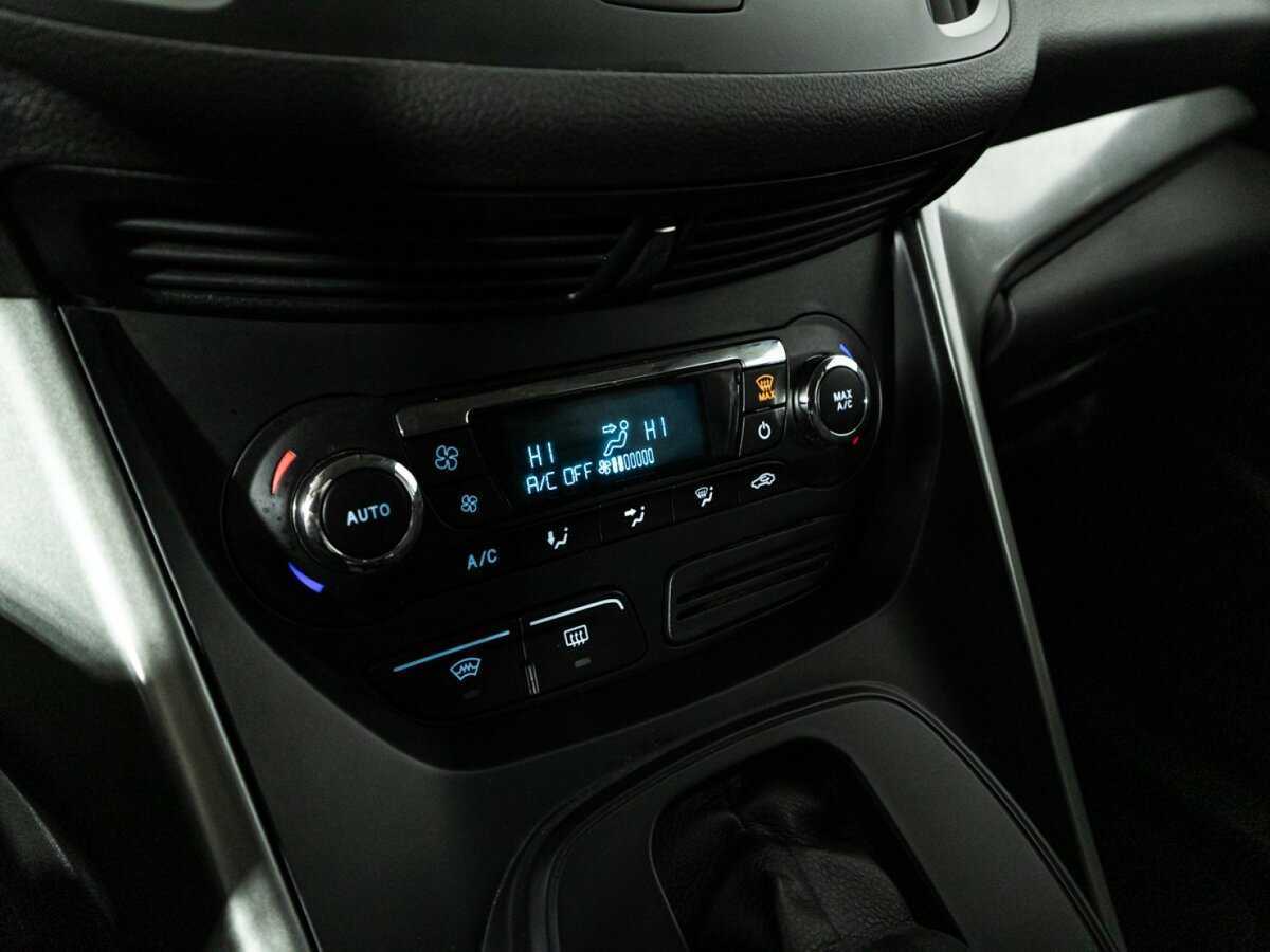 Ford Kuga с пробегом — 2015 год. Фото: #16