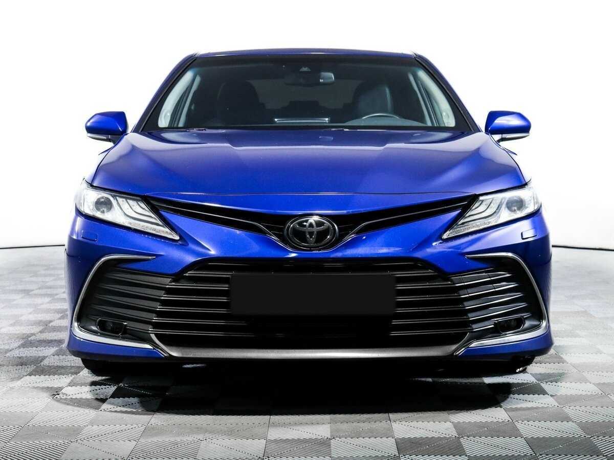 Toyota Camry с пробегом — 2021 год. Фото: #1
