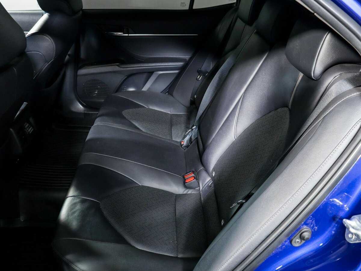 Toyota Camry с пробегом — 2021 год. Фото: #6