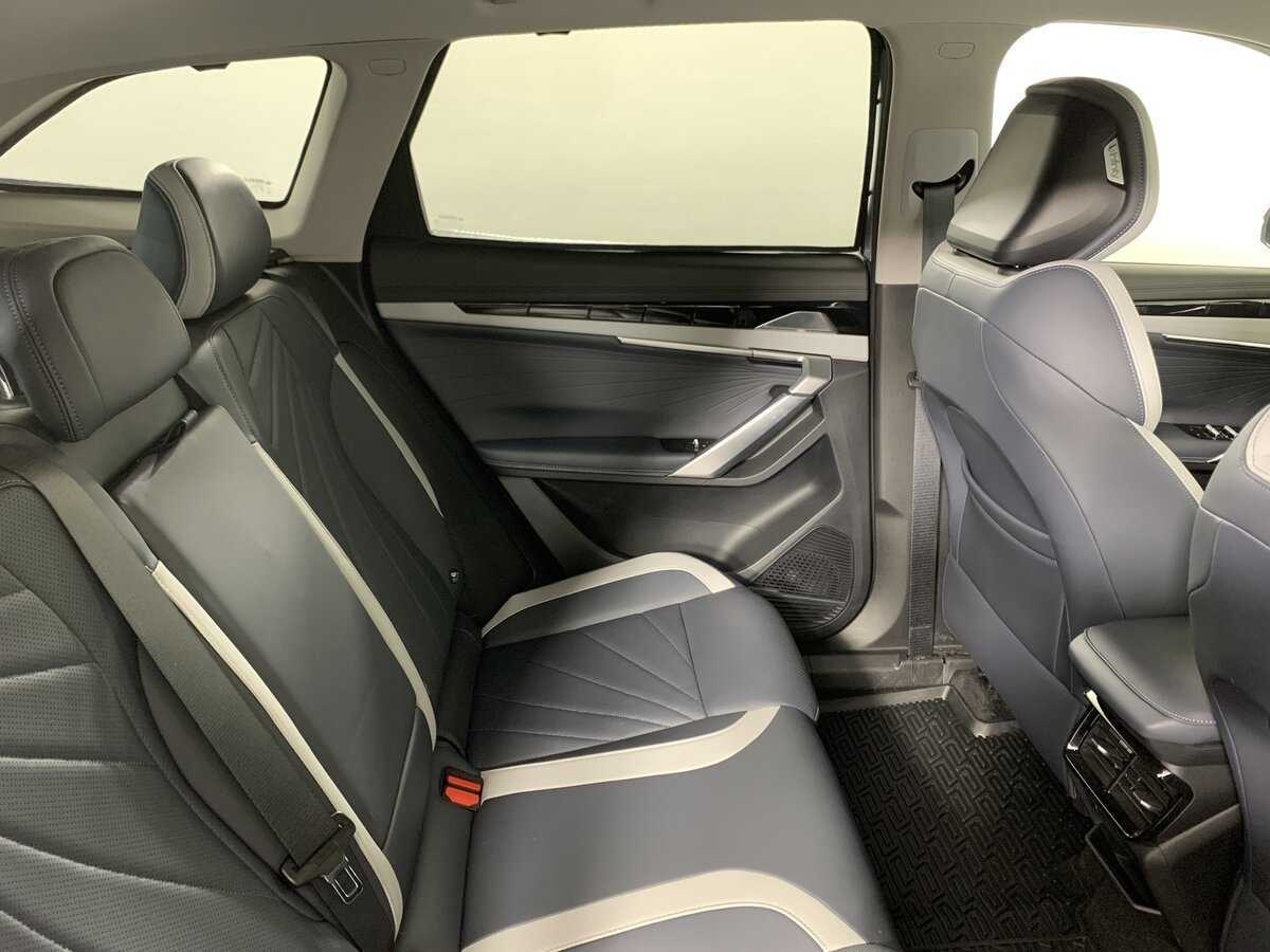 Geely Atlas с пробегом — 2023 год. Фото: #17