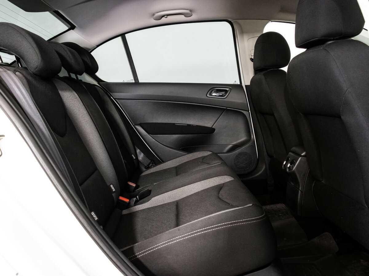 Peugeot 408 с пробегом — 2016 год. Фото: #11