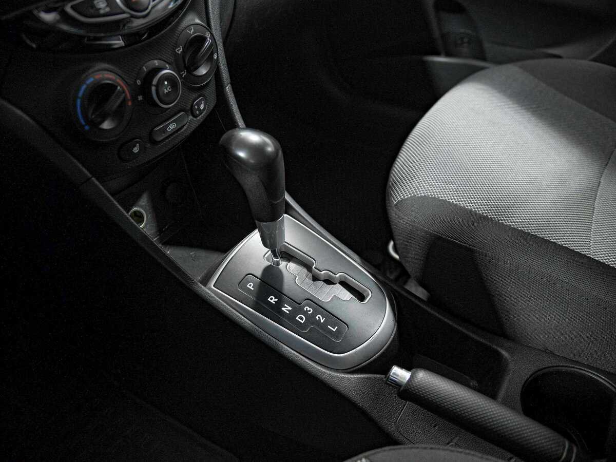 Hyundai Solaris с пробегом — 2012 год. Фото: #8