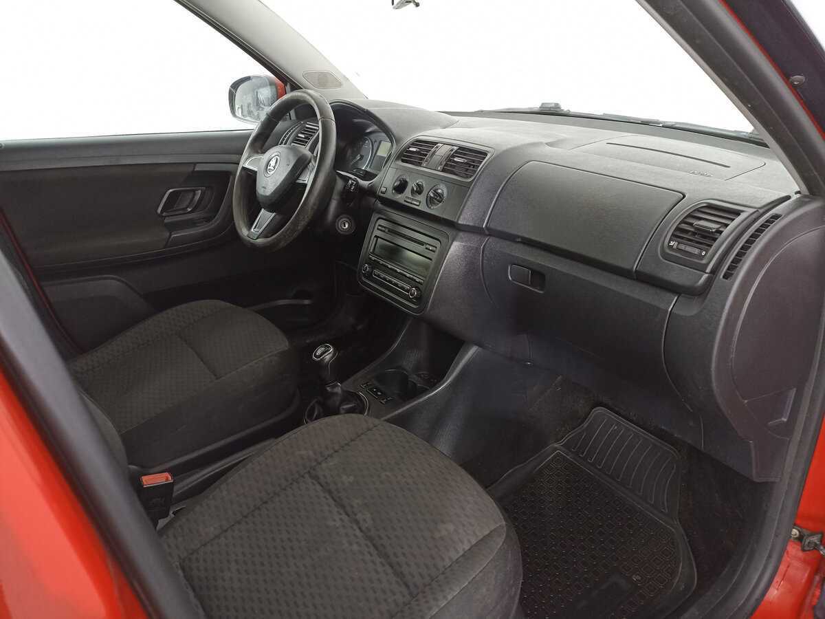 Skoda Fabia с пробегом — 2014 год. Фото: #10