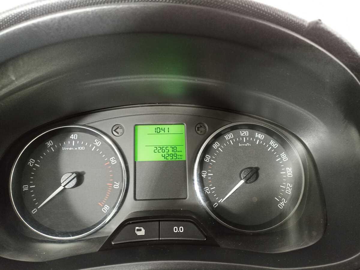 Skoda Fabia с пробегом — 2014 год. Фото: #12