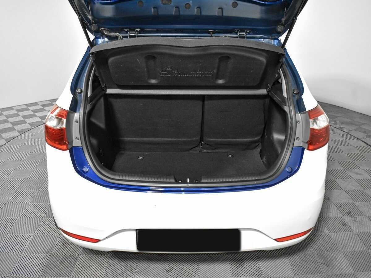 Kia Rio с пробегом — 2013 год. Фото: #18