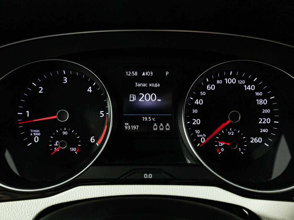 Volkswagen Passat с пробегом — 2018 год. Фото: #11