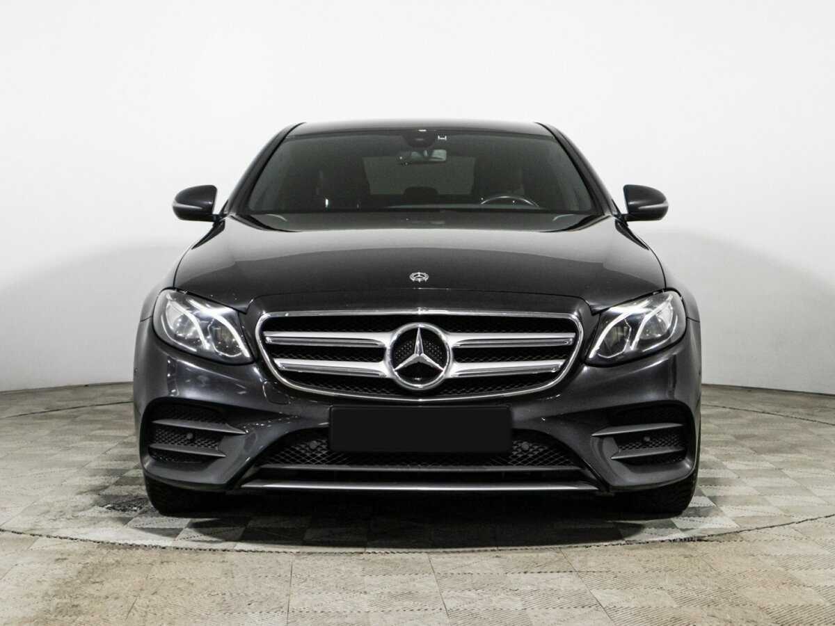 Mercedes-Benz E-Класс с пробегом — 2019 год. Фото: #1