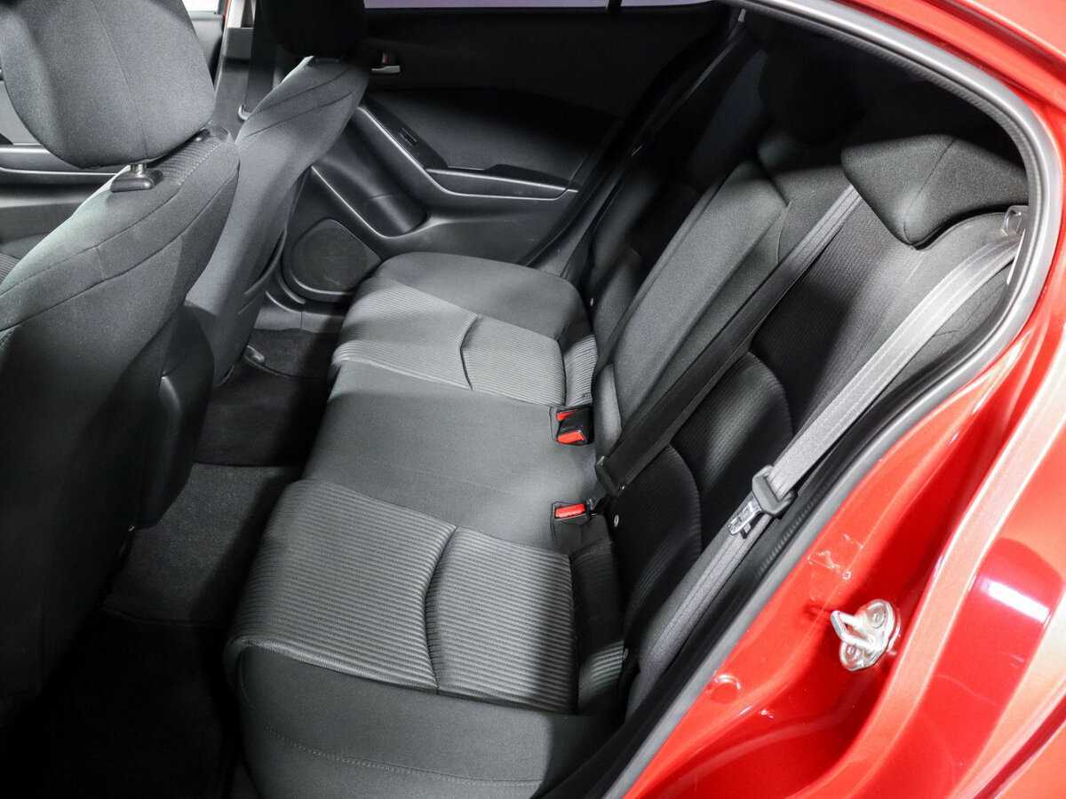 Mazda 3 с пробегом — 2014 год. Фото: #6