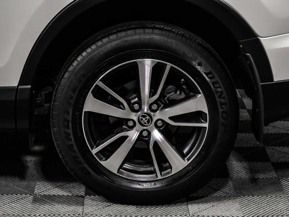 Toyota RAV4 с пробегом — 2016 год. Фото: #13