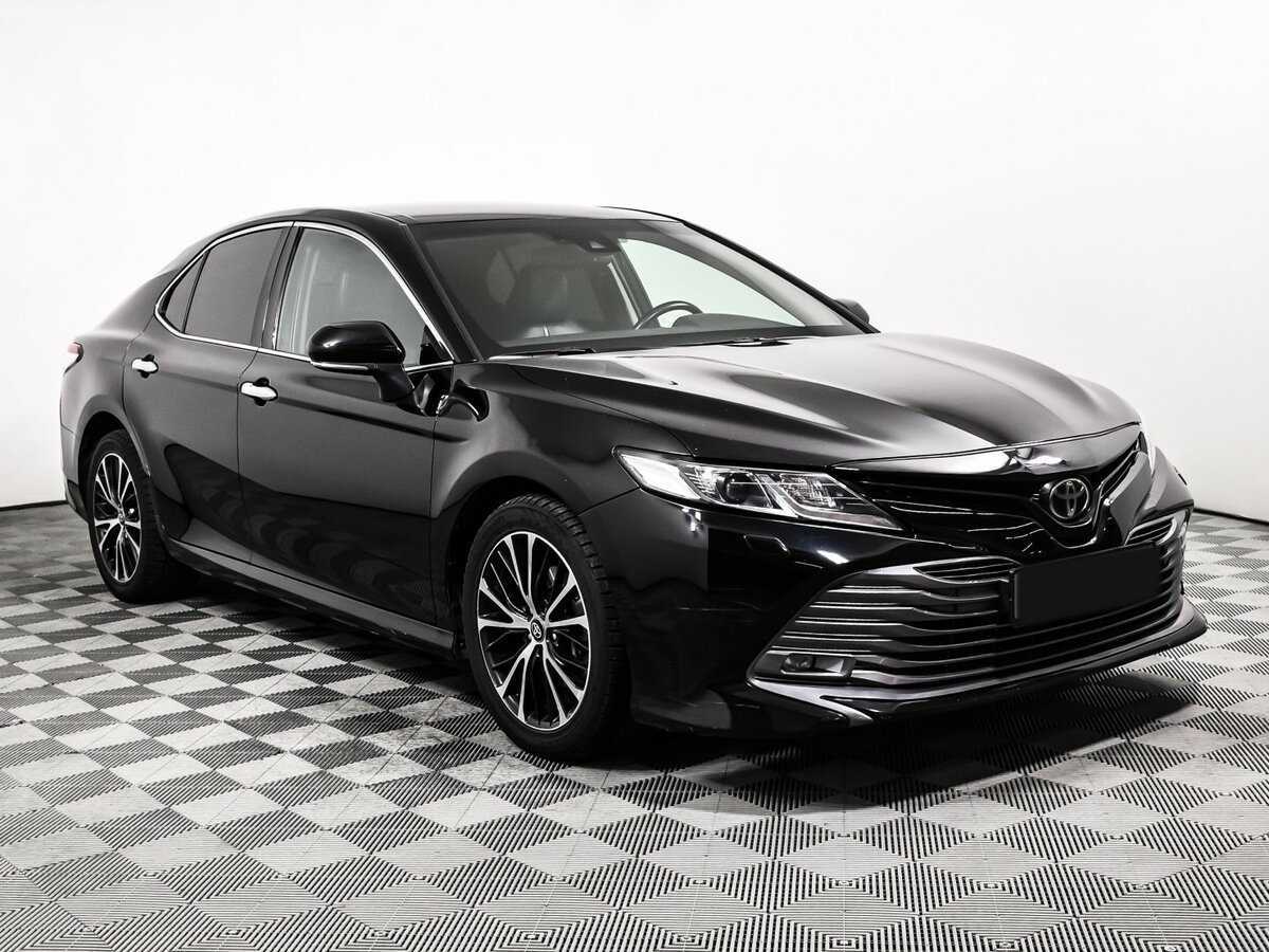 Toyota Camry с пробегом — 2018 год. Фото: #2