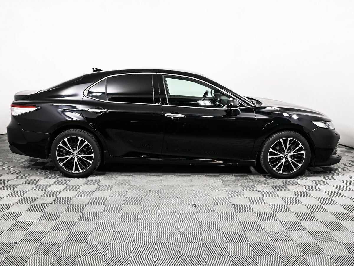 Toyota Camry с пробегом — 2018 год. Фото: #3