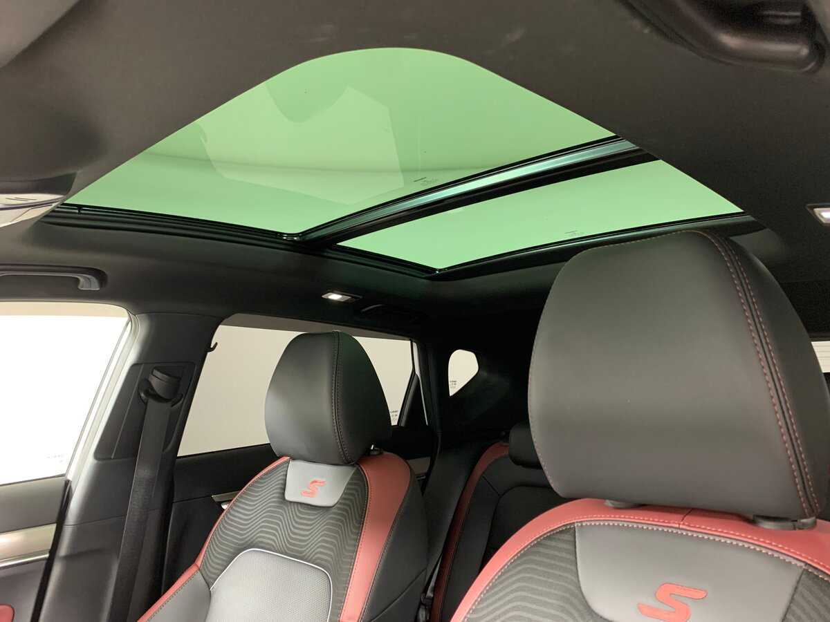 Geely Coolray с пробегом — 2023 год. Фото: #18