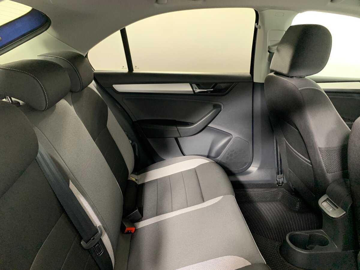 Skoda Rapid с пробегом — 2019 год. Фото: #17