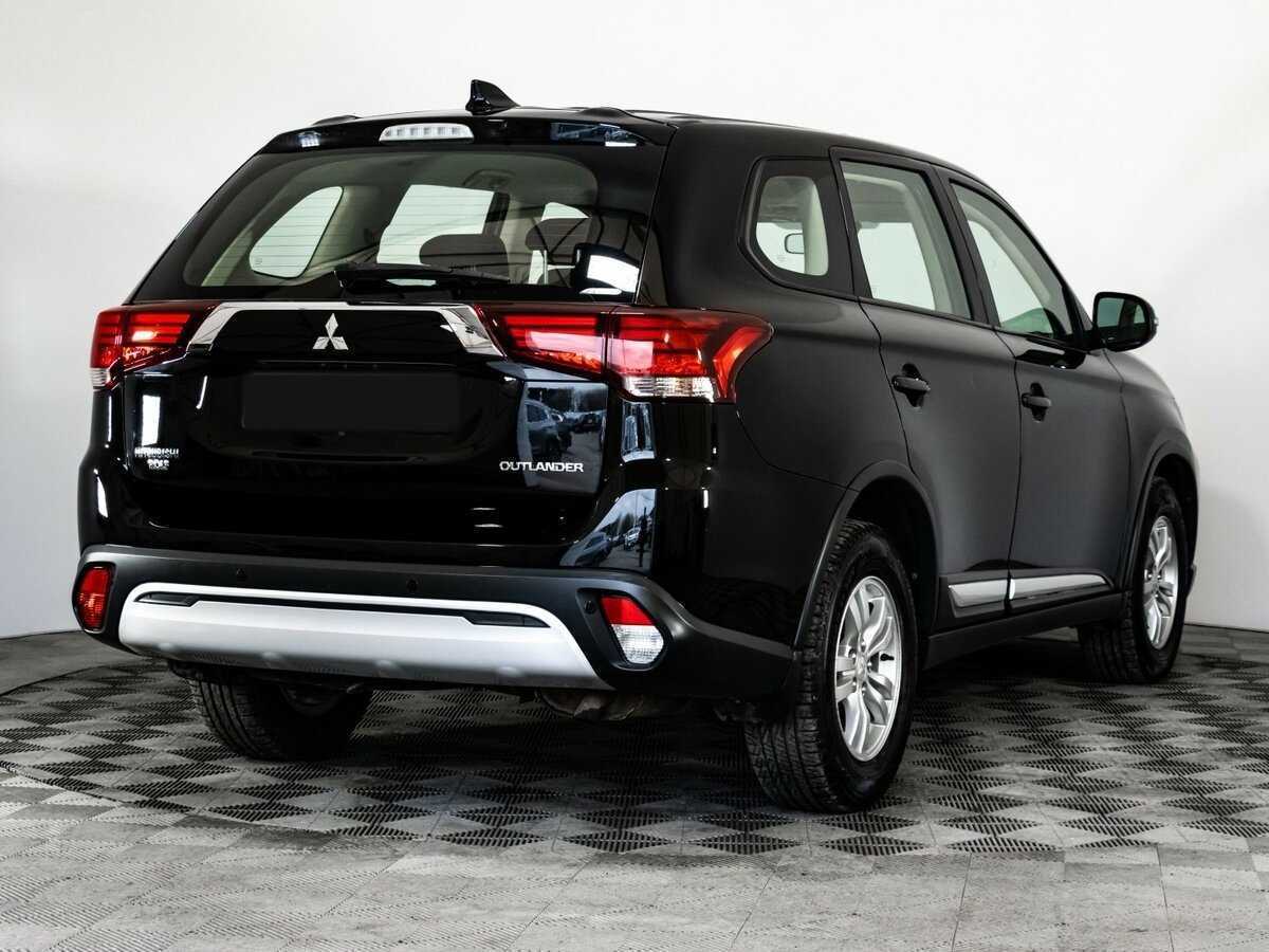 Mitsubishi Outlander с пробегом — 2018 год. Фото: #3