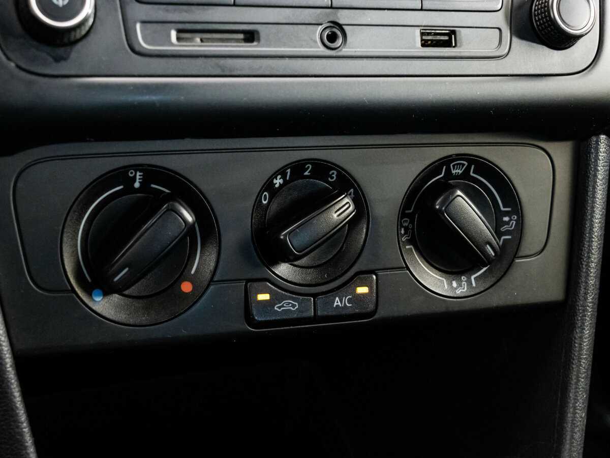 Volkswagen Polo с пробегом — 2016 год. Фото: #11