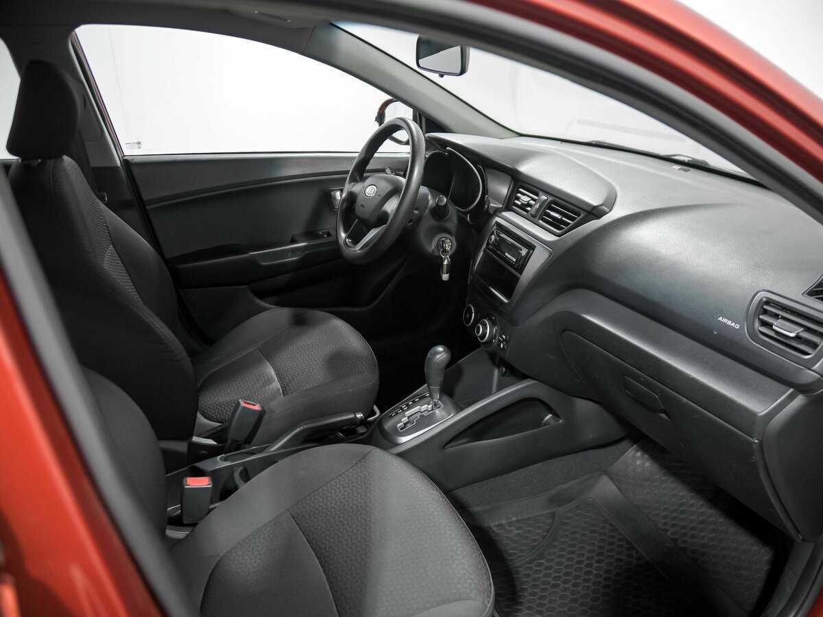 Kia Rio с пробегом — 2012 год. Фото: #12