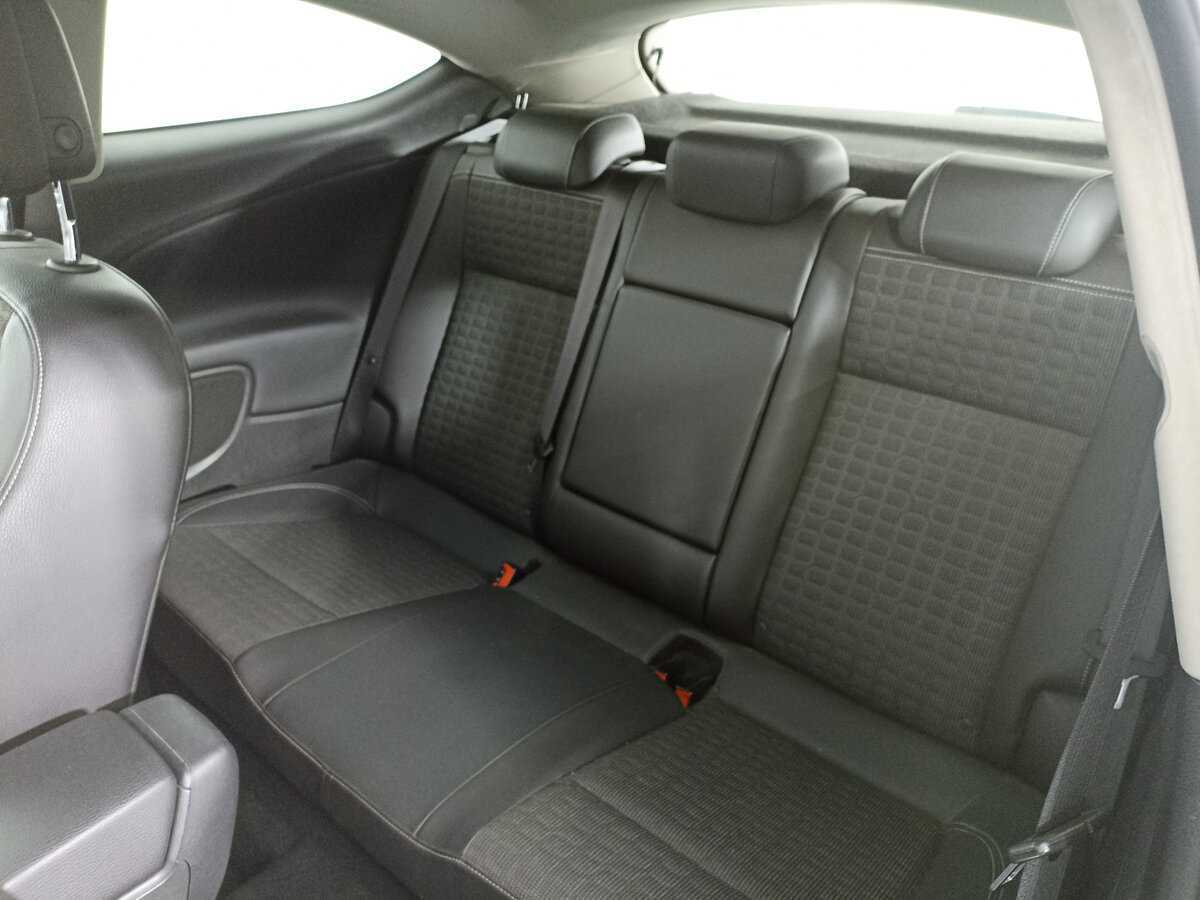 Opel Astra с пробегом — 2013 год. Фото: #10