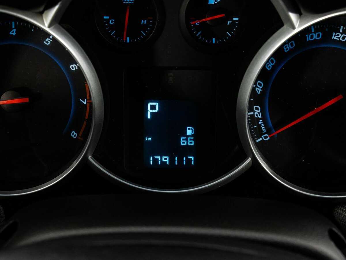 Chevrolet Cruze с пробегом — 2013 год. Фото: #10