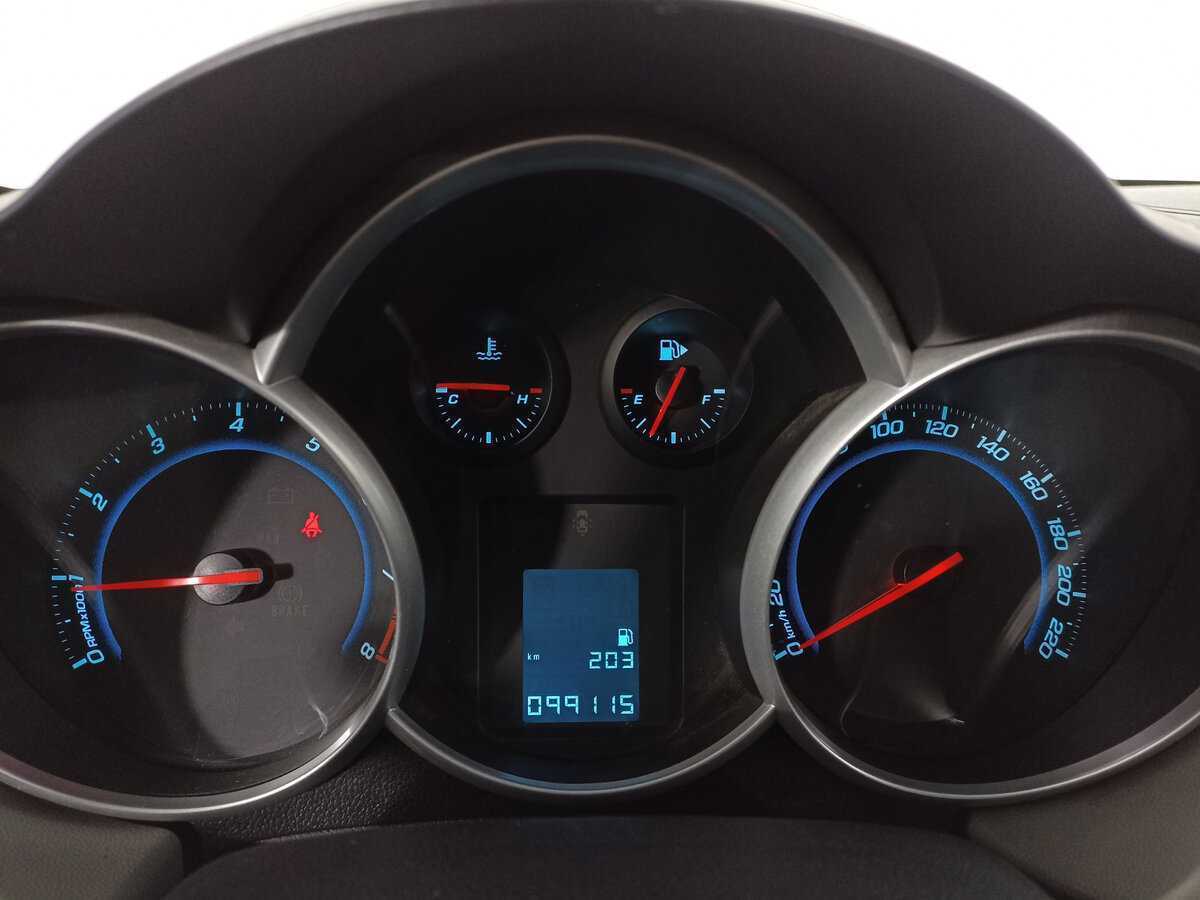 Chevrolet Cruze с пробегом — 2012 год. Фото: #11