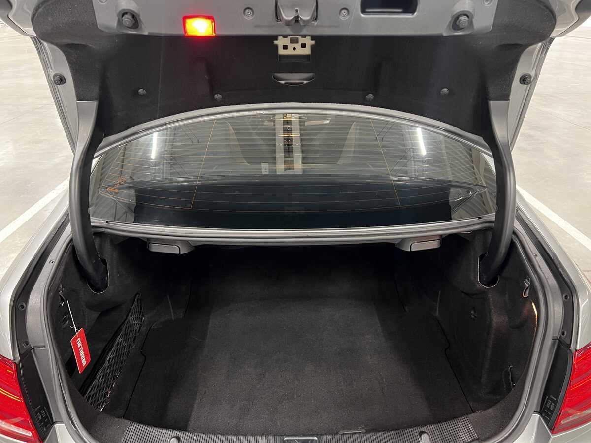 Mercedes-Benz E-Класс с пробегом — 2015 год. Фото: #9