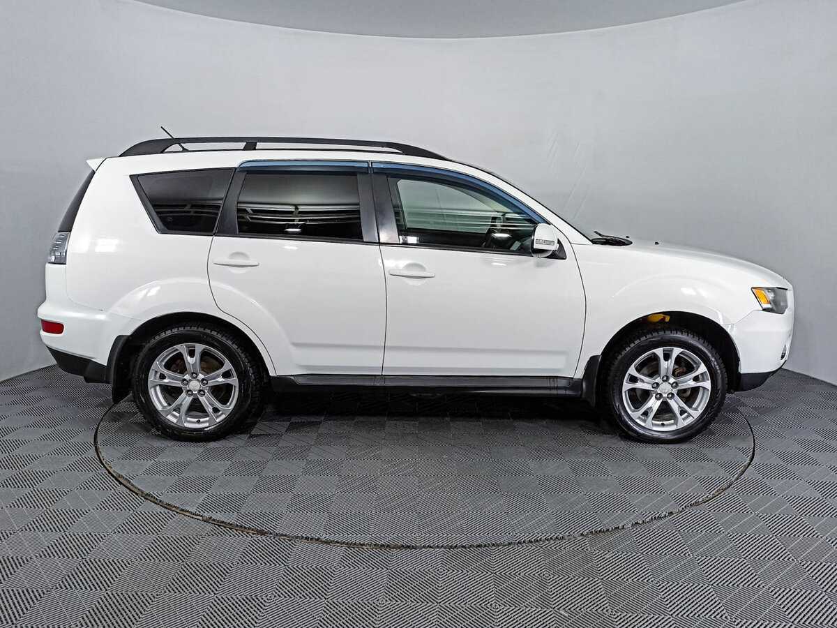 Mitsubishi Outlander с пробегом — 2012 год. Фото: #3