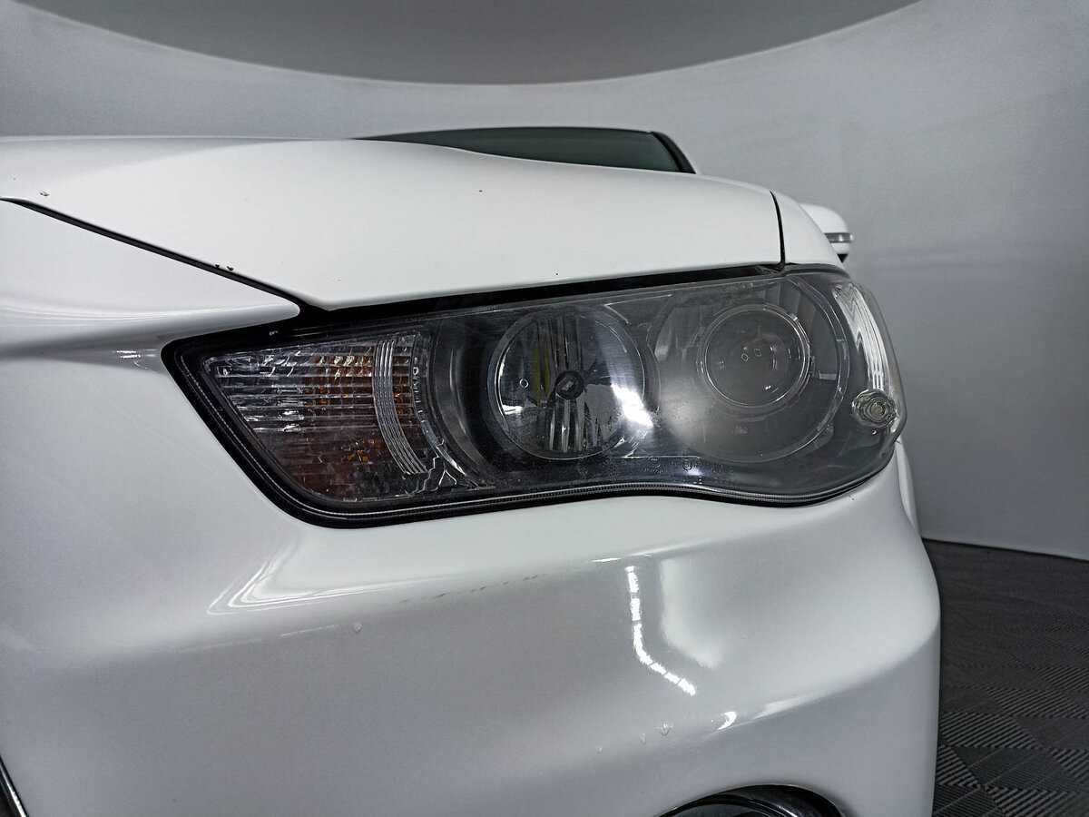 Mitsubishi Outlander с пробегом — 2012 год. Фото: #16