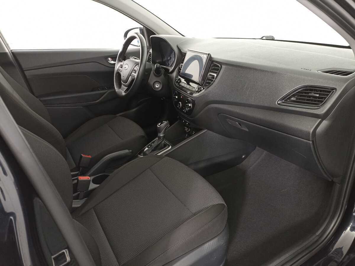 Hyundai Solaris с пробегом — 2021 год. Фото: #9