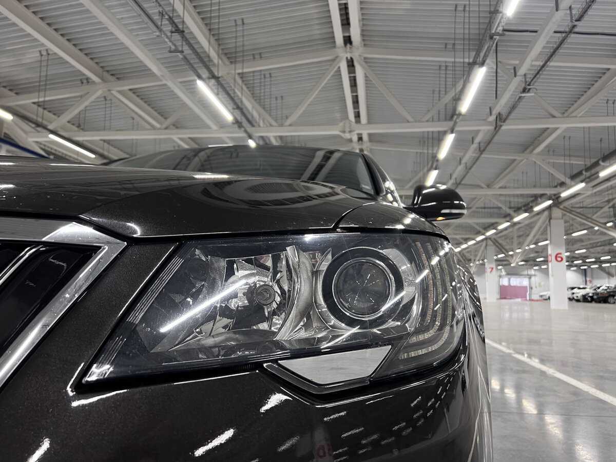 Skoda Superb с пробегом — 2013 год. Фото: #16