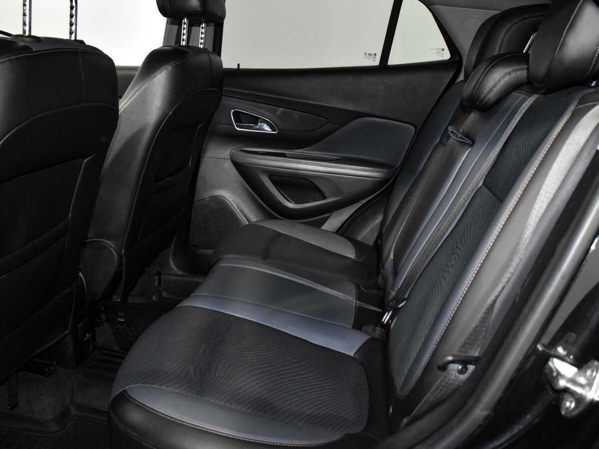 Opel Mokka с пробегом — 2013 год. Фото: #11