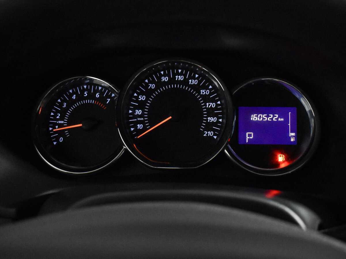 Renault Sandero с пробегом — 2017 год. Фото: #17