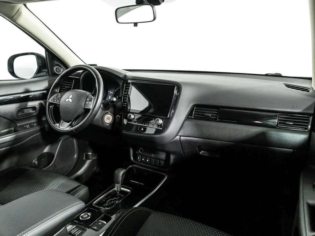 Mitsubishi Outlander с пробегом — 2021 год. Фото: #7