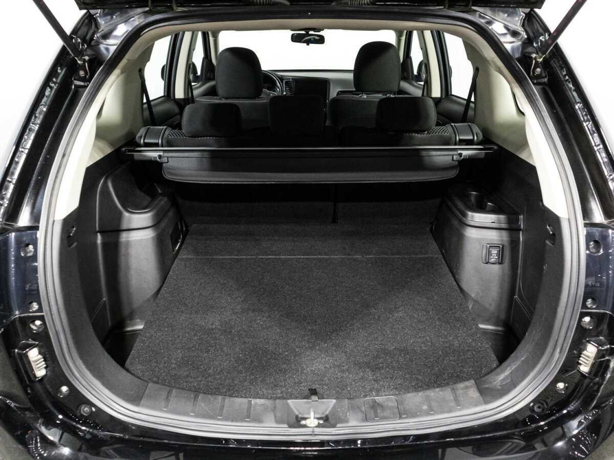 Mitsubishi Outlander с пробегом — 2021 год. Фото: #13