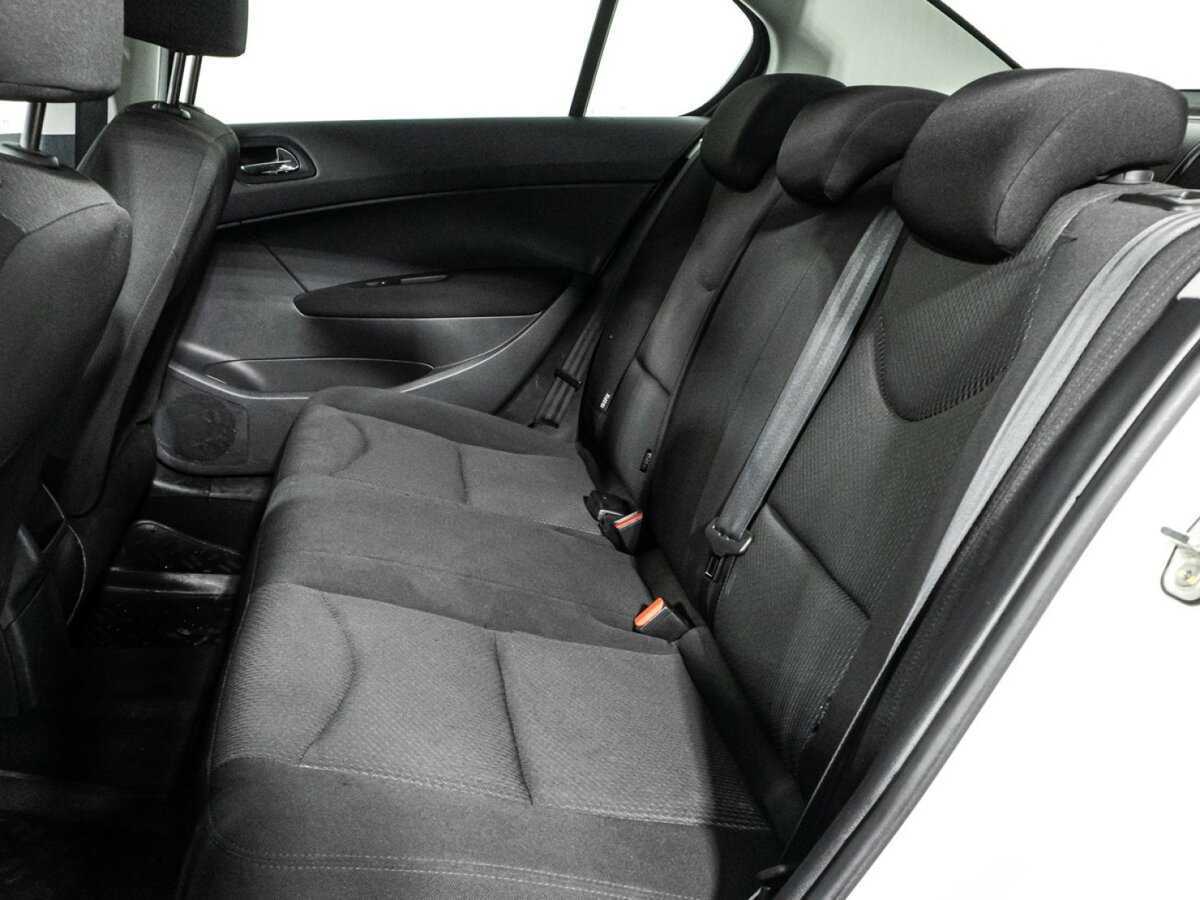 Peugeot 408 с пробегом — 2013 год. Фото: #9