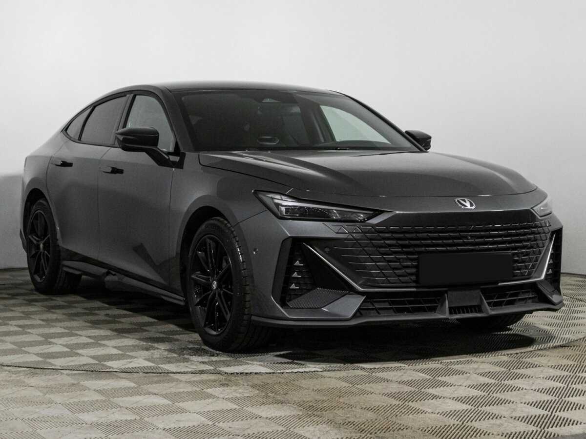 Changan UNI-V с пробегом — 2023 год. Фото: #2