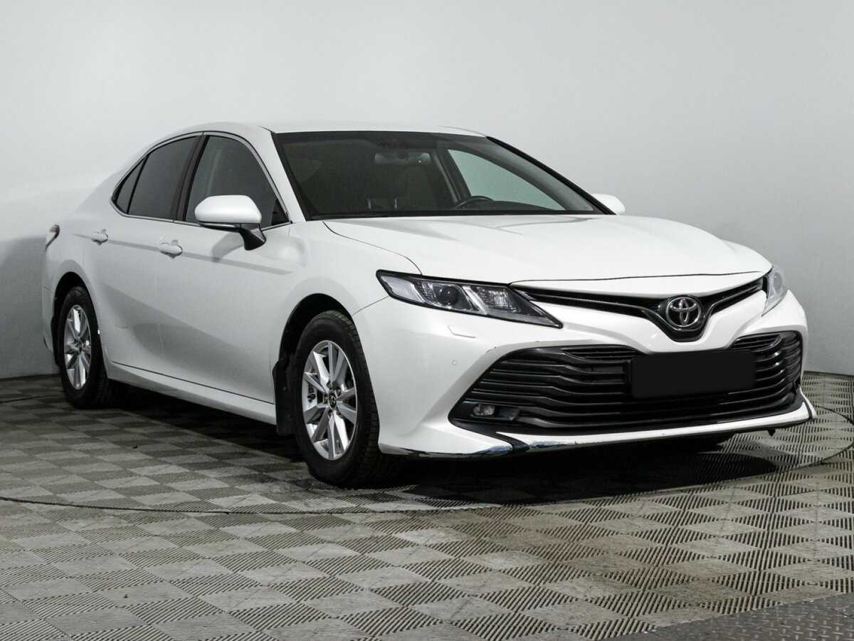 Toyota Camry с пробегом — 2018 год. Фото: #2