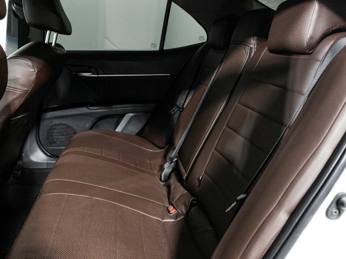 Toyota Camry с пробегом — 2018 год. Фото: #7