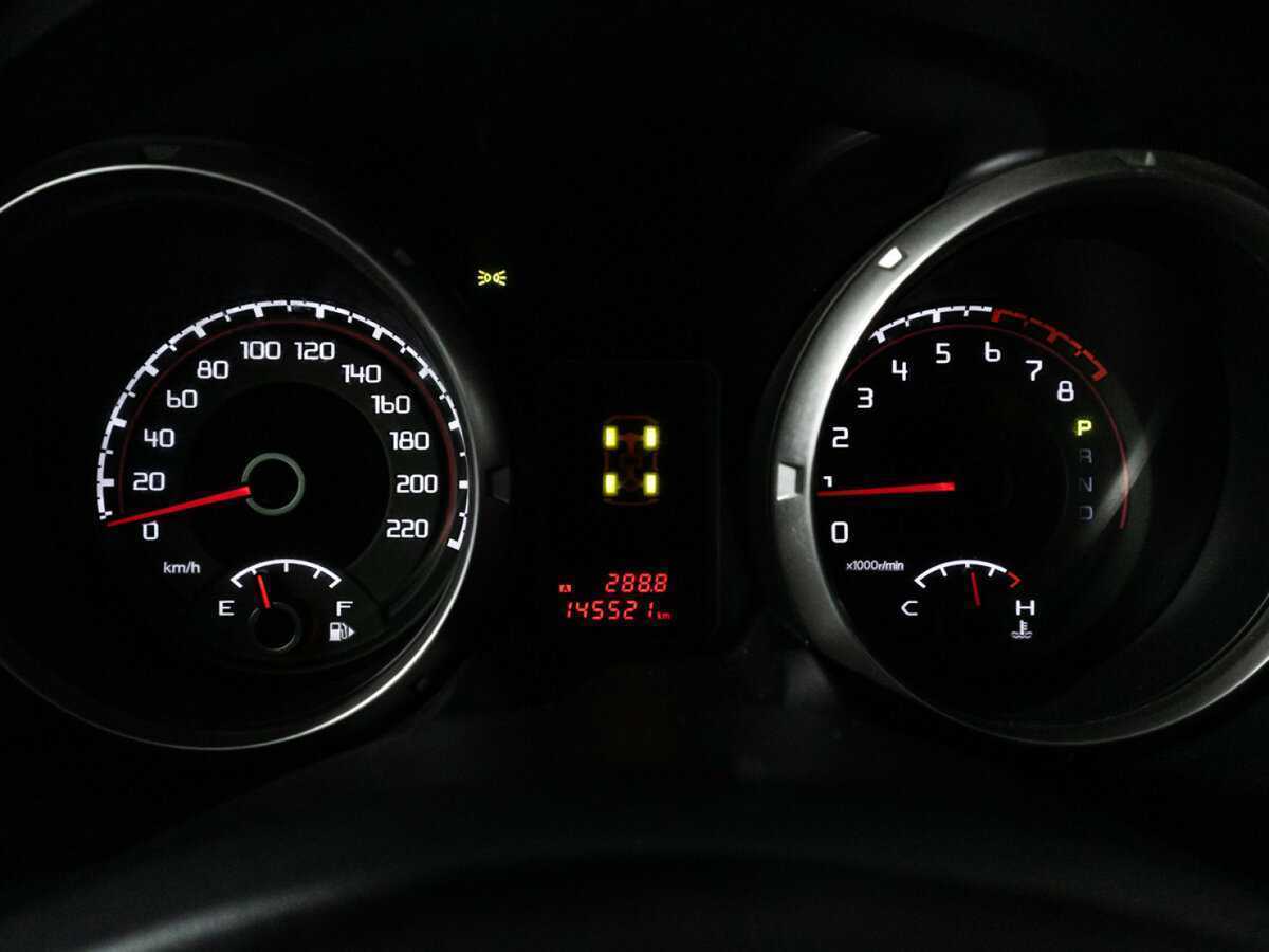 Mitsubishi Pajero с пробегом — 2014 год. Фото: #11