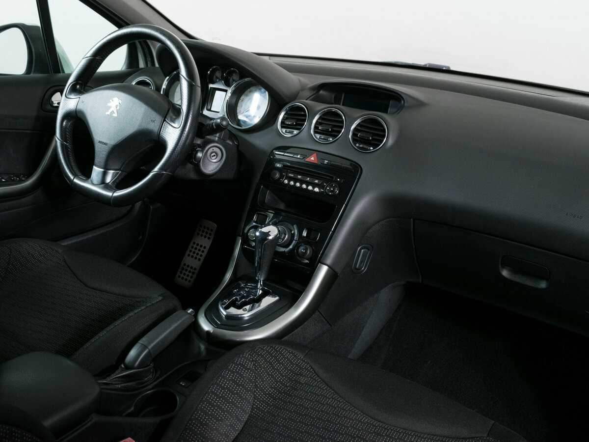 Peugeot 308 с пробегом — 2012 год. Фото: #7