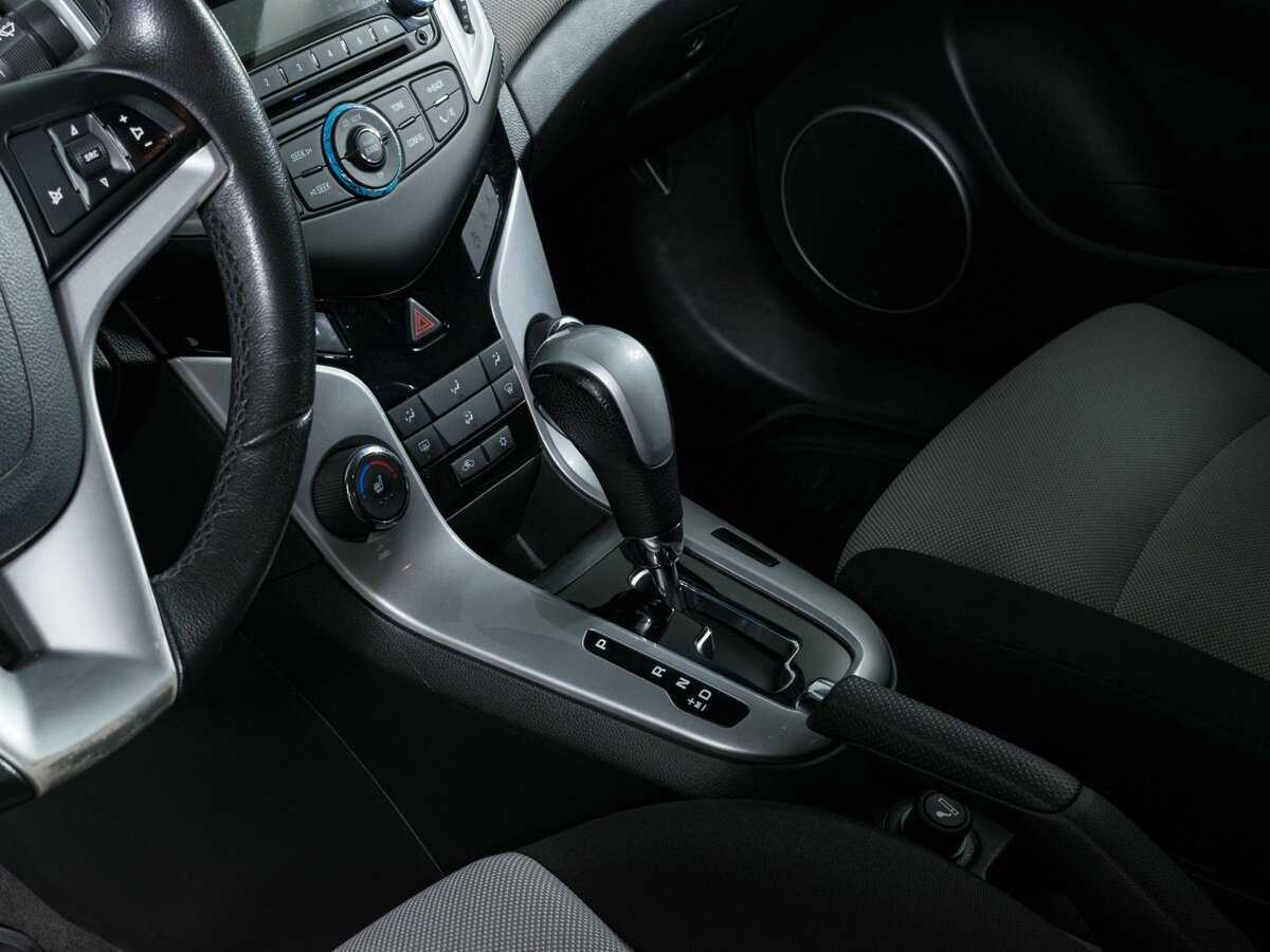 Chevrolet Cruze с пробегом — 2013 год. Фото: #12